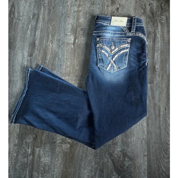 NWT Miss Me Woven Mid Rise Flare Jeans - 30 waist - Picture 2 of 3